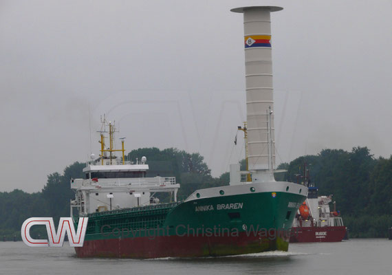 Die 2020 gebaute ANNIKA BRAREN (General Cargo) wurde zur Reduzierung der Treibstoffverbrauch mit einem FLETTNER-Rotor ausgerüstet.