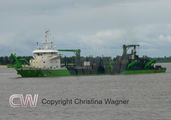 Die MEUSE RIVER war schon häufiger auf der Elbe tätig