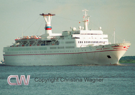 Die 1969 als Transatlantikliner HAMBURG gebaute spätere MAXIM GORKY fuhr bis zu ihrem Abbruch 2009 als Kreuzfahrtschiff