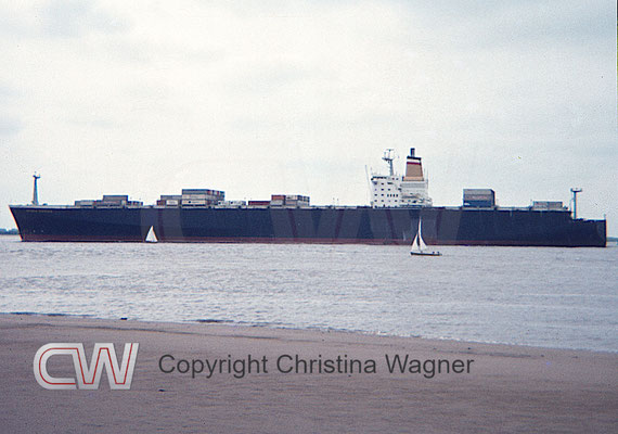 Die 1972 von Blohm+Voss an Hapag-Lloyd abgelieferte BREMEN EXPRESS gehörte mit 2.964 TEU zu den größten Containerschiffen. Neben einem Schwesterschiff für die Hapag-lloyd wurden noch zwei Schiffe für die niederländische Nedlloyd gebaut