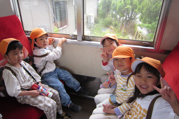 初めての電車にドキドキ☆はやーい！