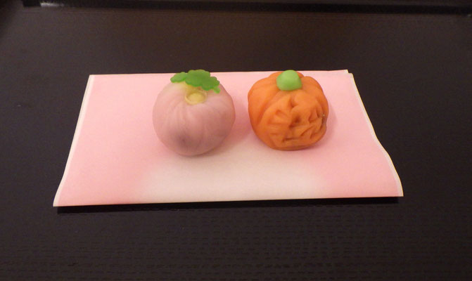 季節のお菓子「姫菊」とハロウィンの「かぼちゃ」作りました。