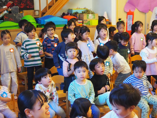 知ってる歌は大合唱！