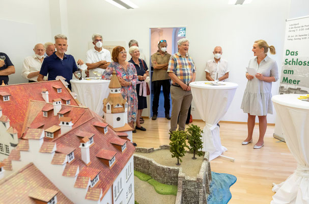 Eröffnung der Ausstellung 28.Juni 2021 mit Bürgermeisterin Claudia Alfons (Foto J.Wisckow)