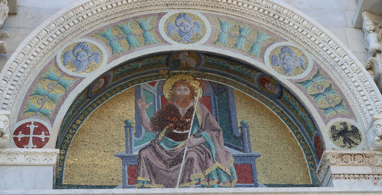 Pise-façade de la cathédrale