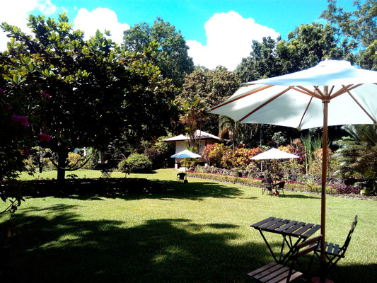 nypa style resort, camiguin, philippines, giardino, amache, set tavoli & sedie, relax, #feelcamiguin