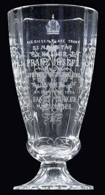 Bierglas St. Marxer Brauerei . Aufschrift ..."Aus diesem Glase trank Sr. Majestät Kaiser Franz Joseph I, in der Spiritus Ausstellung zu Wien am 27. April 1904 SANCT MARXER MÄRZENBIER” 