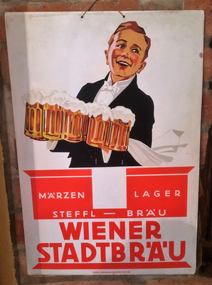 109 Wiener Stadtbräu, Pappe, Abm. 47,5 cm x 32 cm, Papier u. Blechdruck Industrie Wien XIX, ca. 1930