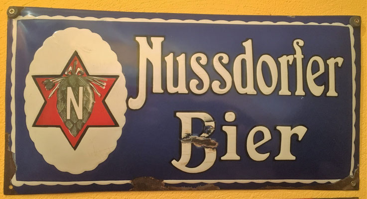 068 Nussdorfer Bier, Email, Abm. 24 cm x 47 cm, Impressum abgerieben, ca. 1930