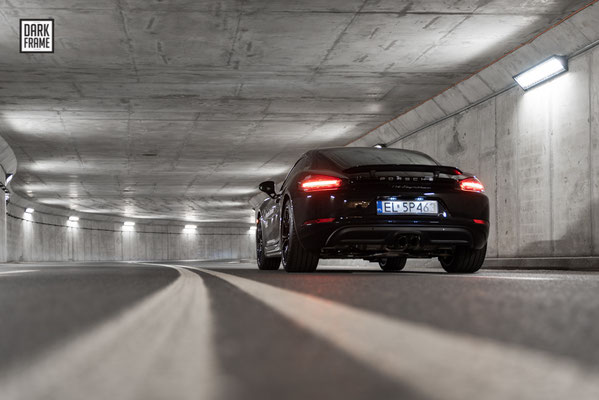 Porsche Cayman Łódź Dark Frame