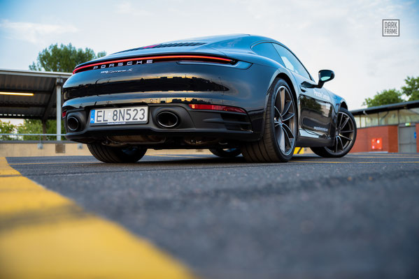 Porsche Łódź Dark Frame