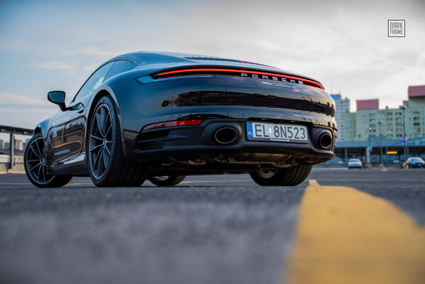 Porsche Łódź Dark Frame