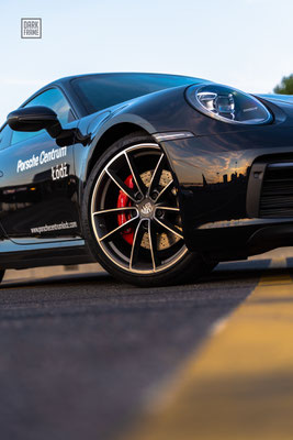 Porsche Łódź Dark Frame