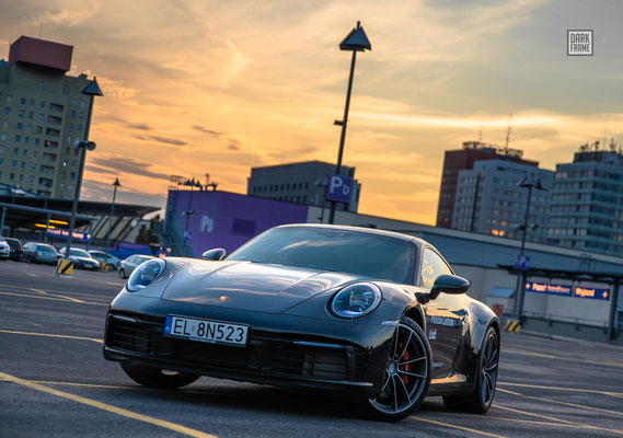 Porsche Łódź Dark Frame