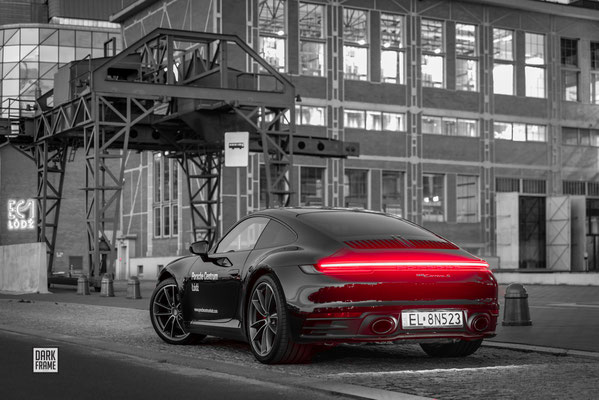 Porsche Łódź Dark Frame