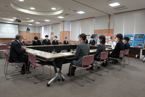 カンパニーメンバー会議風景