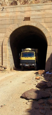 alter Eisenbahntunnel bei Choum