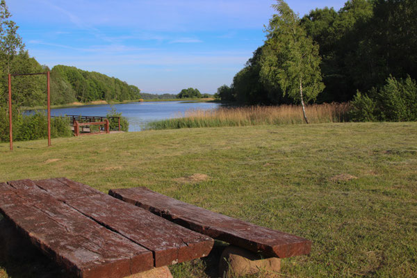 Parkplatz am Badesee