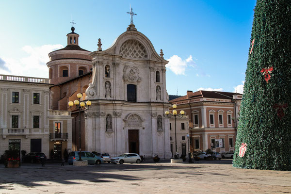 L'Aquila, Domplatz