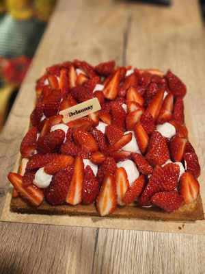 Tarte fraise sur sablé breton sur ganache montée vanille