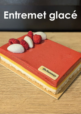Exotique : Dacquoise coco, sorbet coco, sorbet passion et sorbet mangue. Sans gluten ni lactose. En 4 et 6 parts