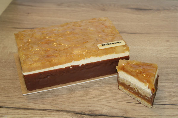 Victor : Biscuit aux épices, caramel breton, crème légère vanille et poires caramélisées vanilllées.