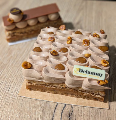 Alexandre : Dacquoise noisette, ganache montée noisette, caramel au beurre salé, chocolat croquant. SANS GLUTEN