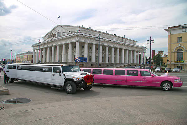 Stretch - Limousinen gehören zum Stadtbild von St. Petersburg.