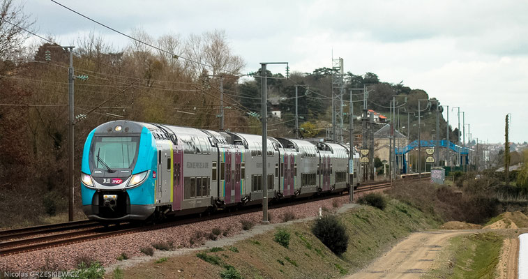 Train n°859425 reliant Ancenis et Nantes, le 08 Mars 2019.