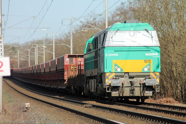 les trains sont doté d'une locomotive de chaque coté du convois afin de faciliter les acheminements.