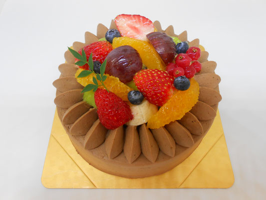 チョコ生フルーツ盛りデコレーションケーキ