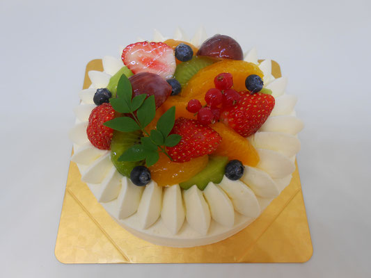 フルーツ盛りデコレーションケーキ