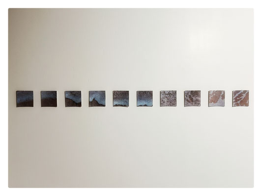 Ecumes / 2024 / Sérir photographique, 10 éléments / Transfert sur papier Etival  Grain nuage, épingles / 145x10 cm l'ensemble