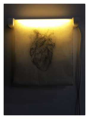 Sonate / 2017 / Mine graphite sur papier Wenzhou, néon, alimentation électrique / Deux dessins superposés / 30,9x31,5x5,5 cm l'ensemble