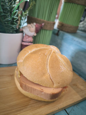 Klasische Leberkässemmel