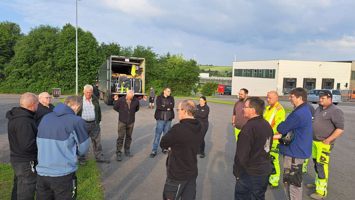 07:00 Uhr - Arbeitseinweisung durch den technischen Leiter der Bigband.