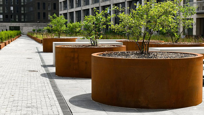 Große Corten Pflanzbehälter in rund, oval oder eckig