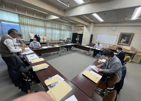 13日の役員会用の資料を作成する確認作業中。