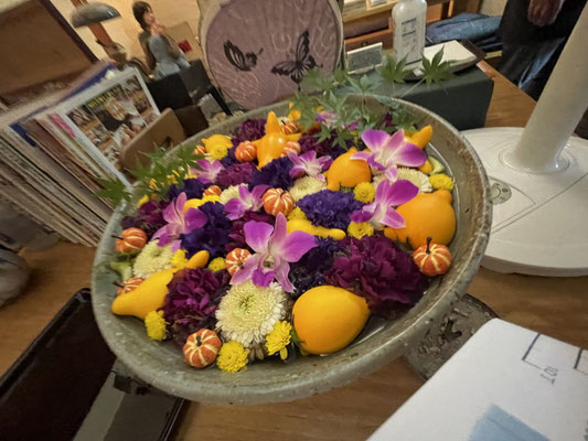 花手水鉢がきれいです