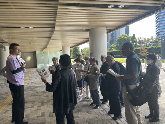一見の驚き、大きい、駐車場から地上へ。