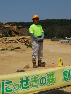安全作業の注意喚起を促す筆者