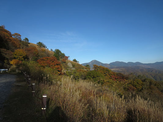 10月18日　車山の紅葉と蓼科山（信州富士）