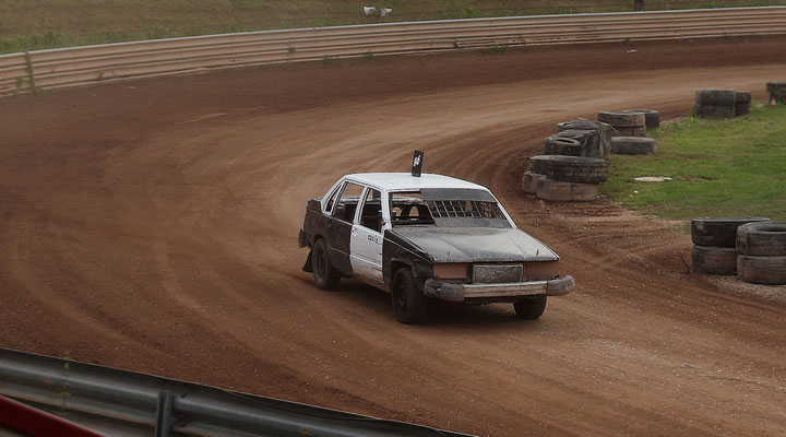 300 - 2. Vorlauf  Heck/Volvo