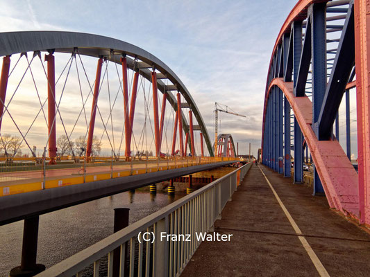 "Karl-Lehr-Brücke in Duisburg (16-49662)" - (C) Franz Walter