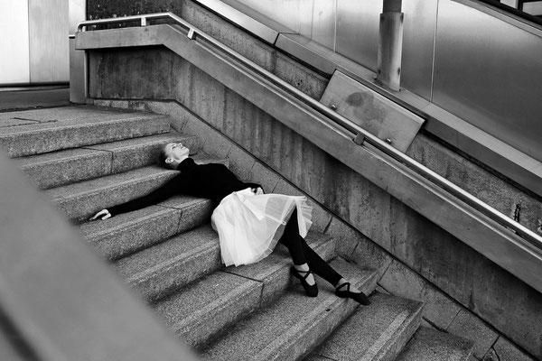 Wenn einen alles nierderdrückt - Künstlerische Darstellung des wichtigen Themas Depression & soziale Angst