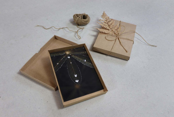 Ein hübsches, hochwertiges Geschenk - die liebevoll zusammengestellten Fotoboxen mit zarten Naturfotografien