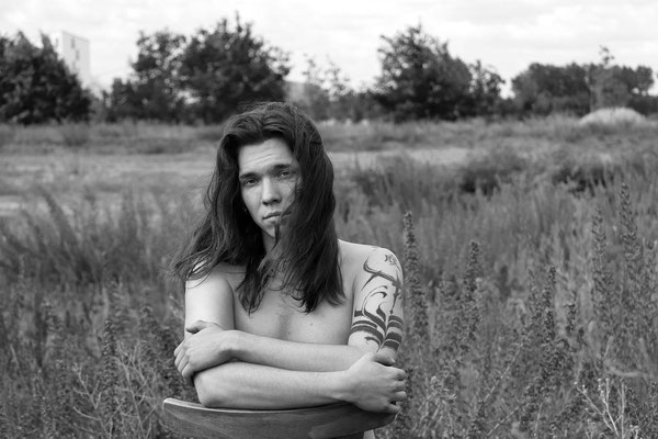 Verletzlichkeit im Blick – Porträtfotografie von Malina Bura über psychische Krisen