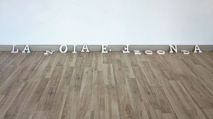 La noia è feconda, 2017 - installation . painted wood - variable dimensions