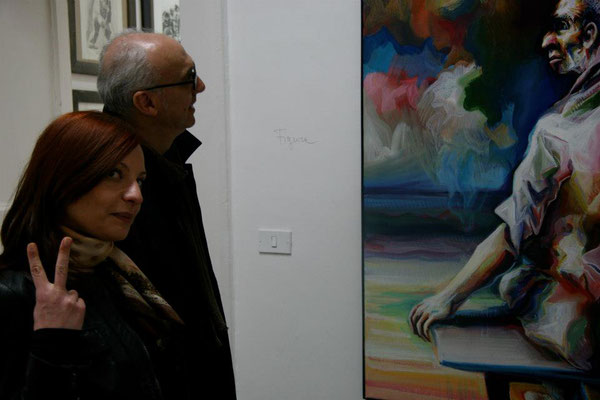 con Silvia Valente davanti ad una pittura di Antonio Pettinicchi, Campobasso