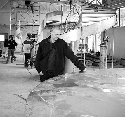Officina Mignogna SRL, durante la lavorazione di "Vuoto immanente / Moneta Unica" - Campobasso - 1999